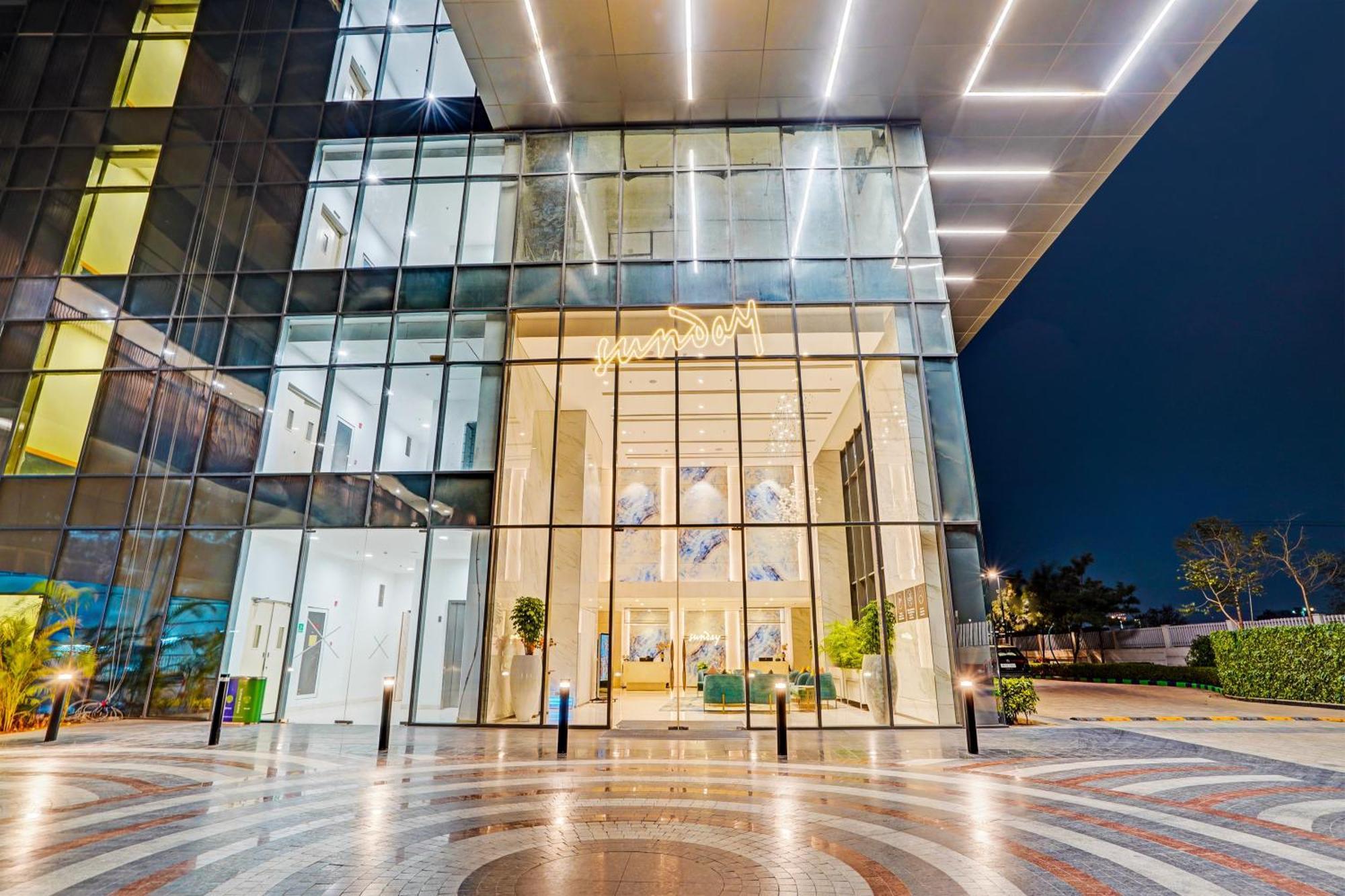 Sunday Hotels And Residences Gurgaon Exterior photo