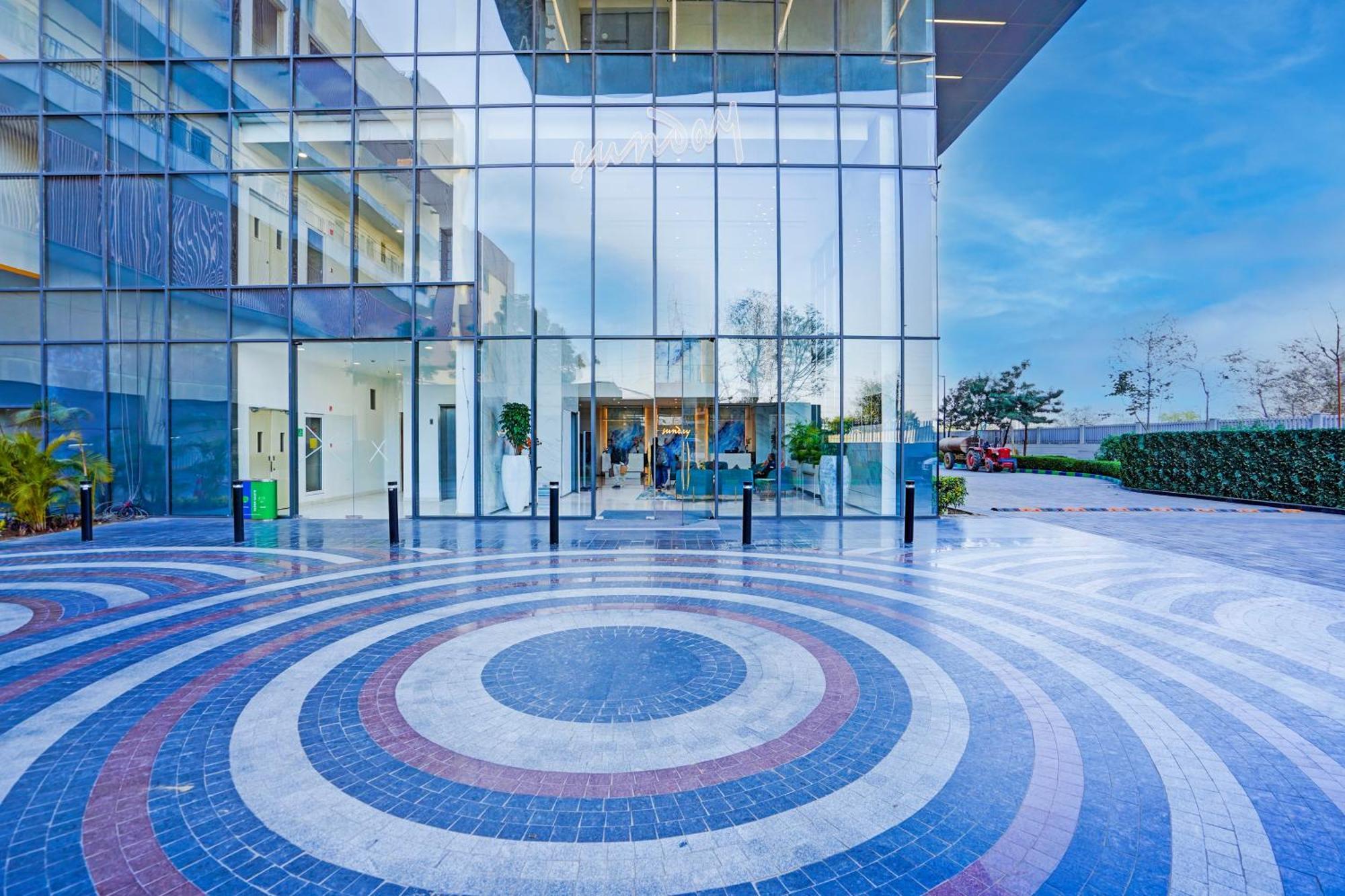 Sunday Hotels And Residences Gurgaon Exterior photo