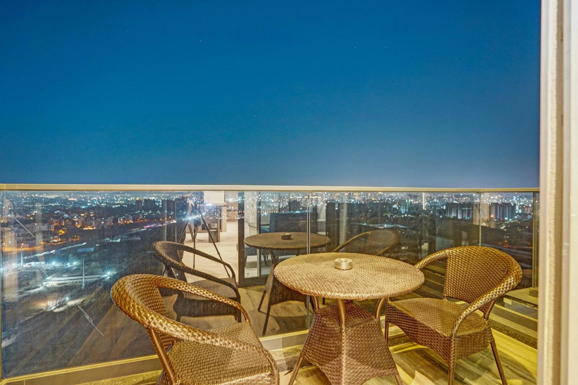 Sunday Hotels And Residences Gurgaon Exterior photo