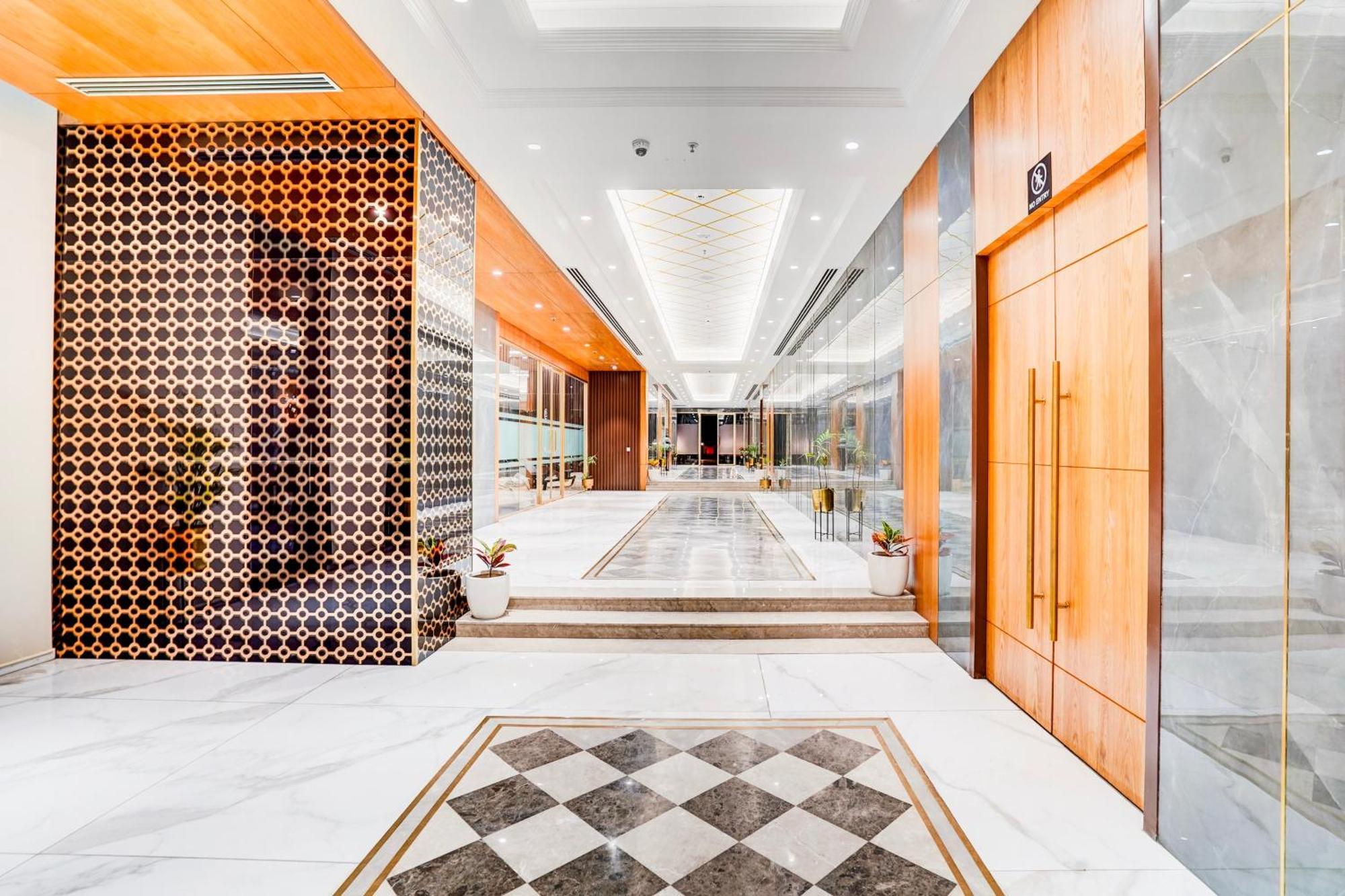 Sunday Hotels And Residences Gurgaon Exterior photo